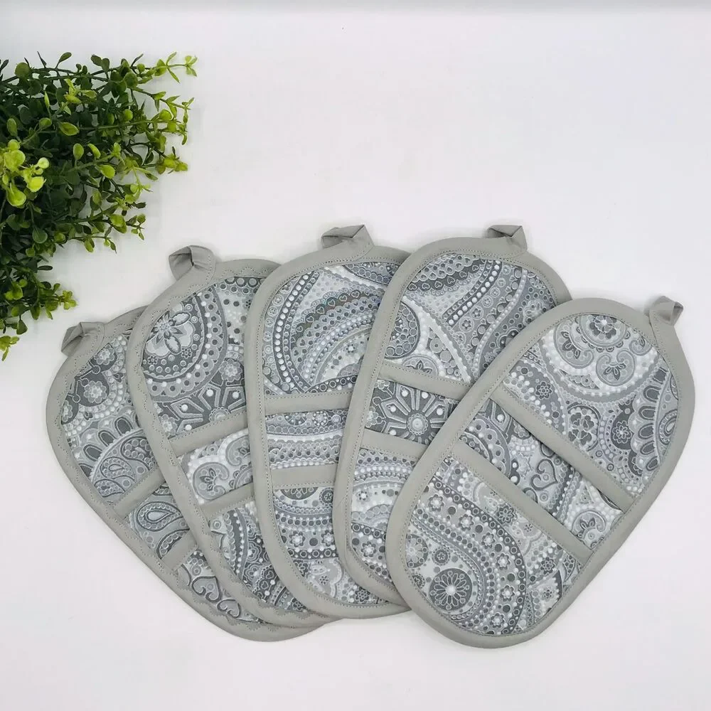 2 Finger Potholder Hot Pads, Neutral Gray Paisley Baking Cottage Core 2 Pc Set
